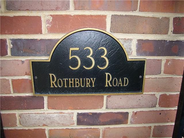 2nd image of 533 Rothbury Rd