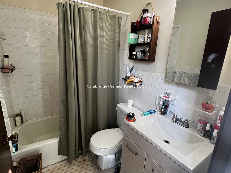 247 Pearl St #201 — Photo 21