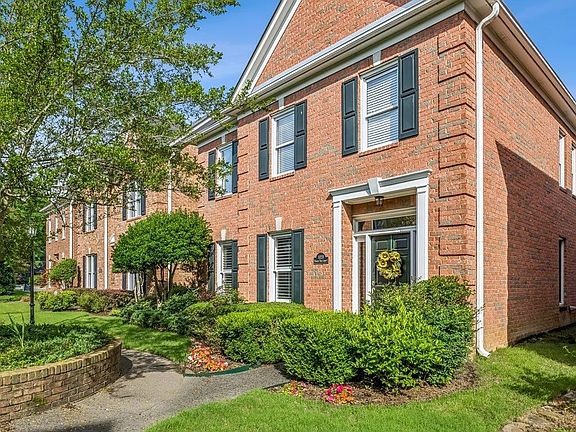 3rd image of 1020 Murray Hill Ln