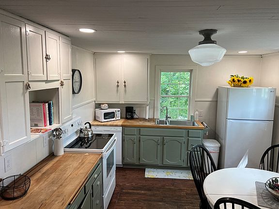 5th image of 210 W Montpelier Ave