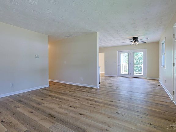 5th image of 708 E Main St