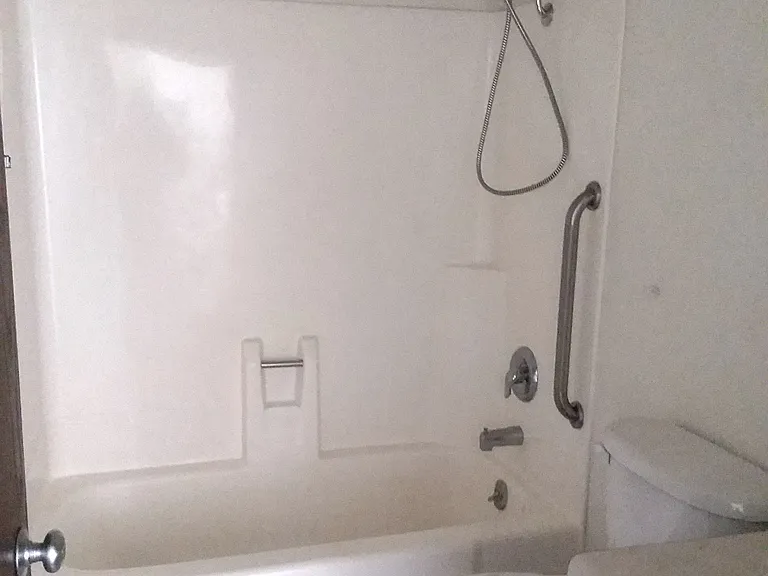 207 Cedar St NE — Photo 15