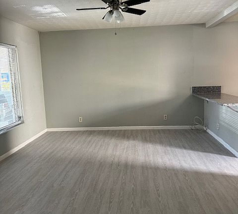 4th image of 3213 NE 8th Ct #2