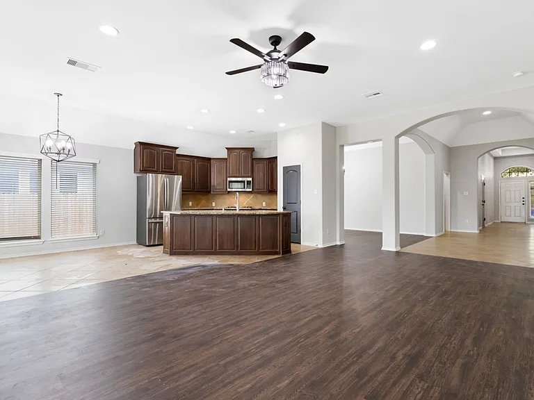 2185 Range Rd — Photo 7