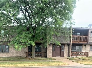 9147 S Roberts Rd APT 101, Hickory Hills, IL 60457