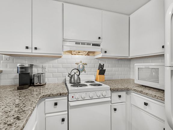 4th image of 5905 S Kings Hwy #6103