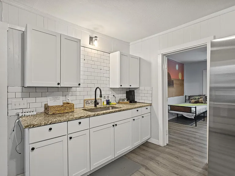 724 E Woodard St — Photo 23