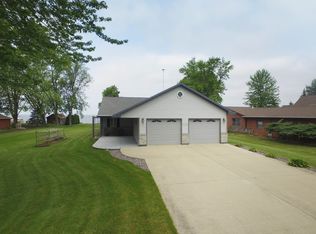 N8712 Sylvan Bay Rd, Fond Du Lac, WI 54937