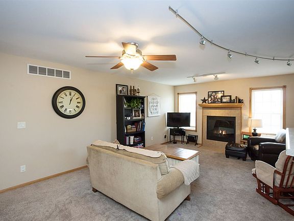 3rd image of 50 Bobcat Pl