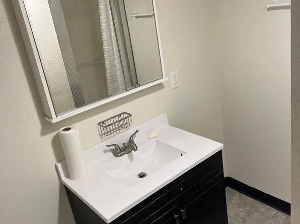 915 S Kline St, Aberdeen, SD 57401
