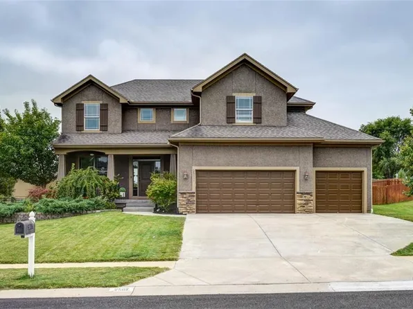 25117 W 83rd Ter, Lenexa, KS 66227
