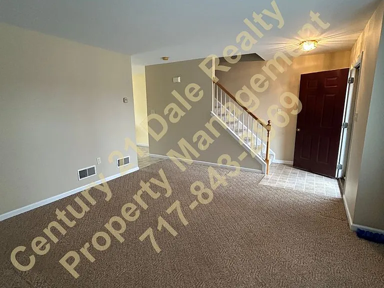 50 Stonecrop Ln — Photo 2