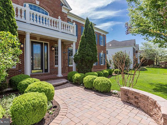 5th image of 23394 Kerrisdale Way