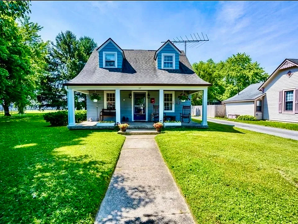 37 Meadow Dr