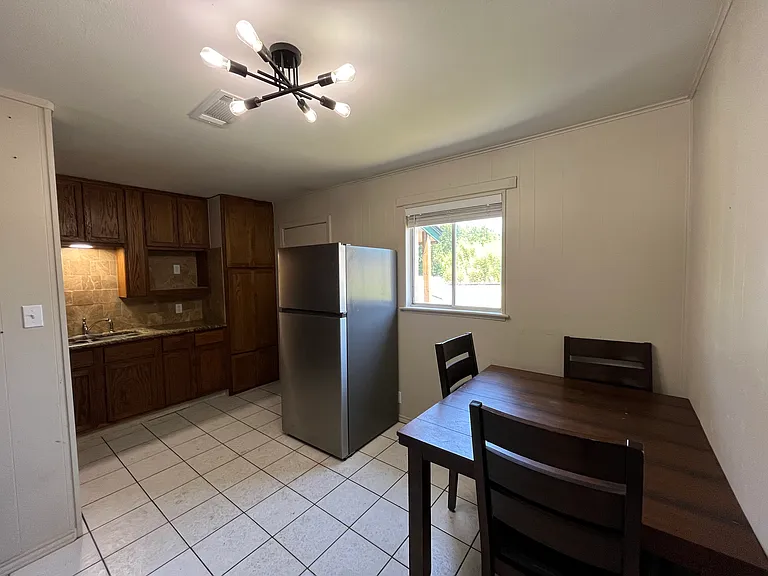 207 N Winchester Way #3 — Photo 9