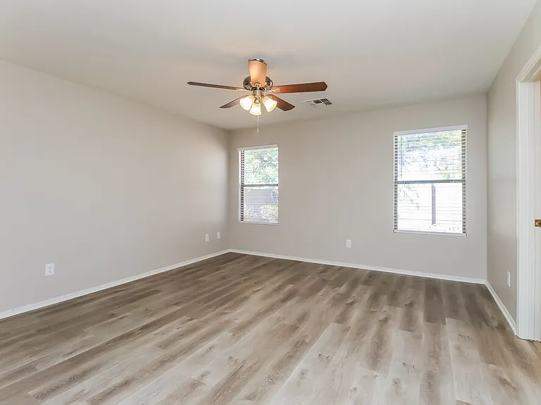 1006 S Clancy Cir — Photo 9