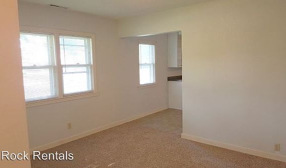 2nd image of 128 W Avenue E