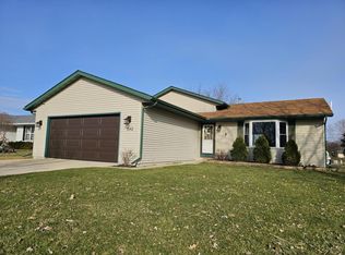 1542 Foxtail Dr, Hartford, WI 53027