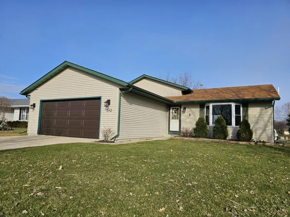 1542 Foxtail DRIVE, Hartford, WI 53027