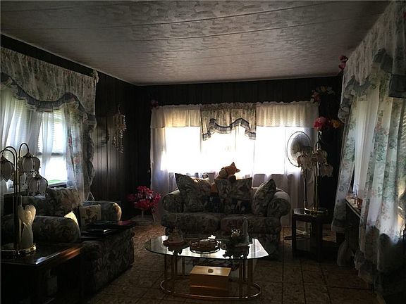 3rd image of 12764 Douglas St