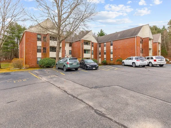 1 Marc Dr APT 1A6, Plymouth, MA 02360