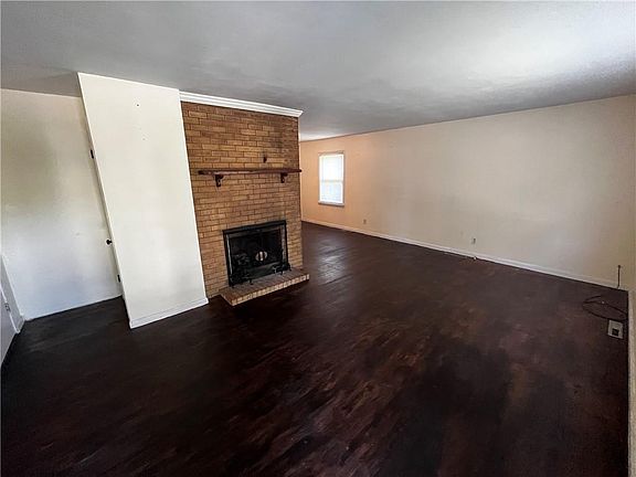5th image of 9810 Bennington Ave