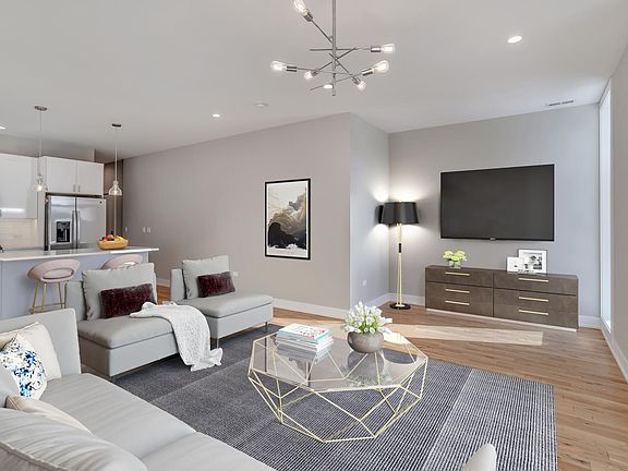 4th image of 3759 S Lake Park Ave #2S
