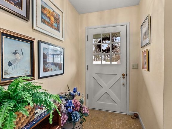 5th image of 625 Lincoln Ave