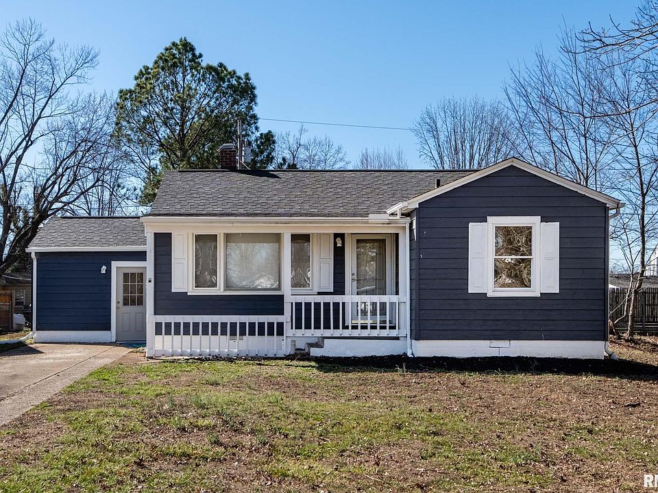 1st image of 406 Charlotte Rd