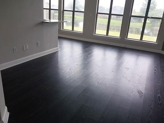 4th image of 148 Oak Arbor Dr