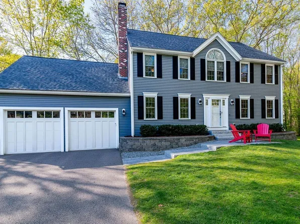 1 Garrett Dr, Norton, MA 02766