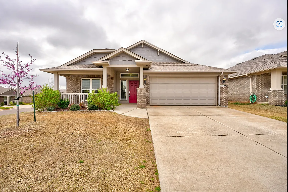 4 bed, 2.0 bath, 1997 sqft, $2,075 — Photo 1