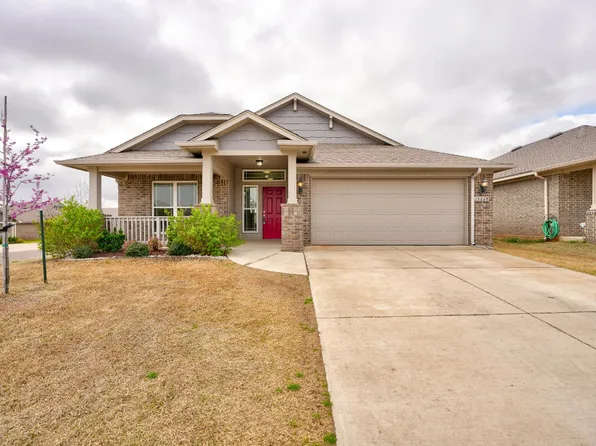 13228 SW 3rd St, Yukon, OK 73099