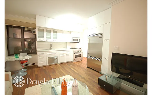 Rented by Douglas Elliman | media 30