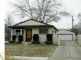 9131 Deering St, Livonia, MI 48150