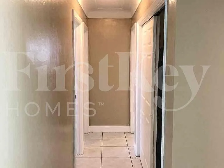 2840 SW 2nd Ct — Photo 8