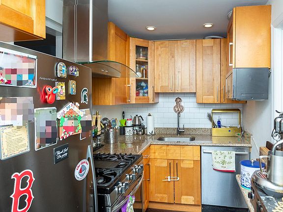 5th image of 248 S Hutchinson St