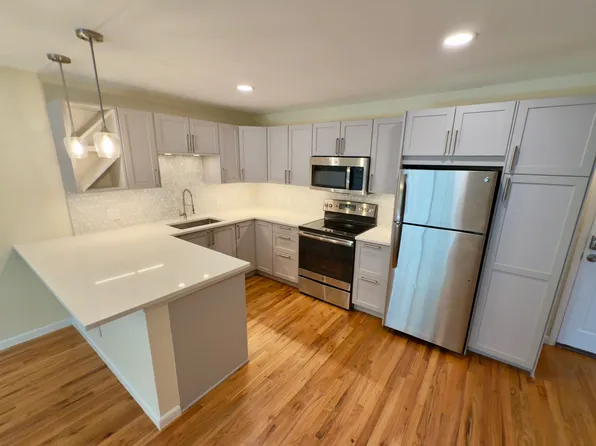 1410 York St APT 36, Denver, CO 80206