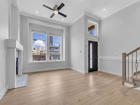 2nd image of 907 Harris Ave