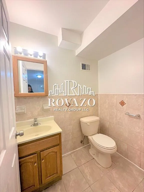 3 bed, 700 sqft, $2,600 — Photo 3