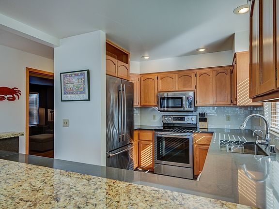 4th image of 1771 SE 10th Ave #101