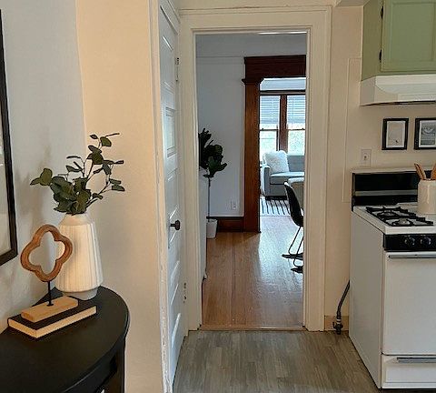4th image of 1088 Dayton Ave APT 3