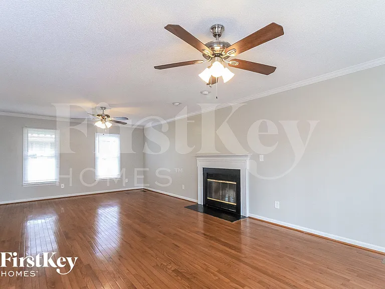 3110 Glenshire Dr — Photo 3