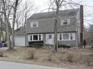 4 Hickory Dr, Oakdale, CT 06370