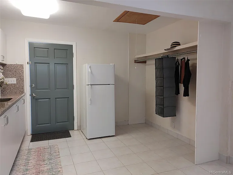 1871 Halekoa Dr — Photo 3