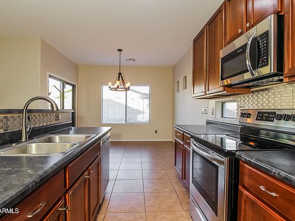 3rd image of 15674 W MONTEROSA Street