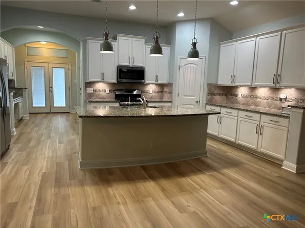 1225 Legacy Dr, New Braunfels, TX 78130