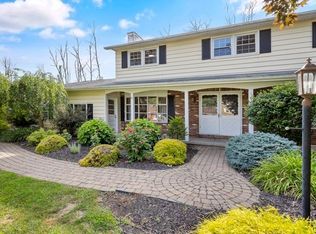 5425 Topsfield Ln, Clay, NY 13041