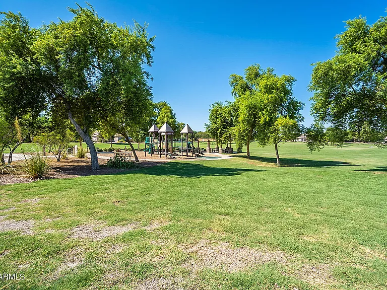 4711 E Buckboard Ct — Photo 44