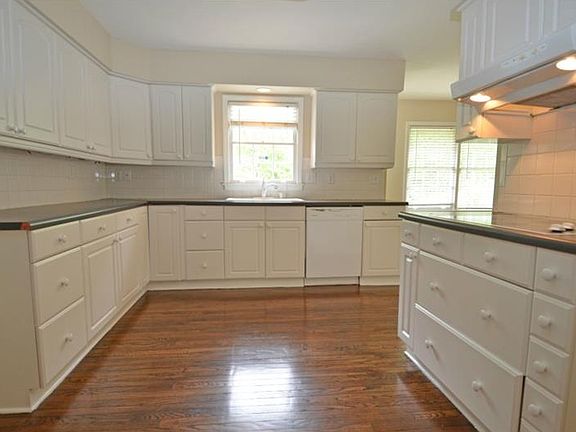 4th image of 3804 Allsborough Dr